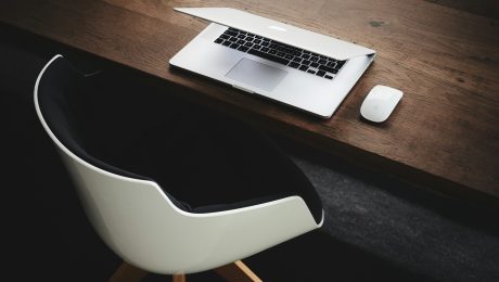 luca-bravo-9l_326FISzk-unsplash-scaled